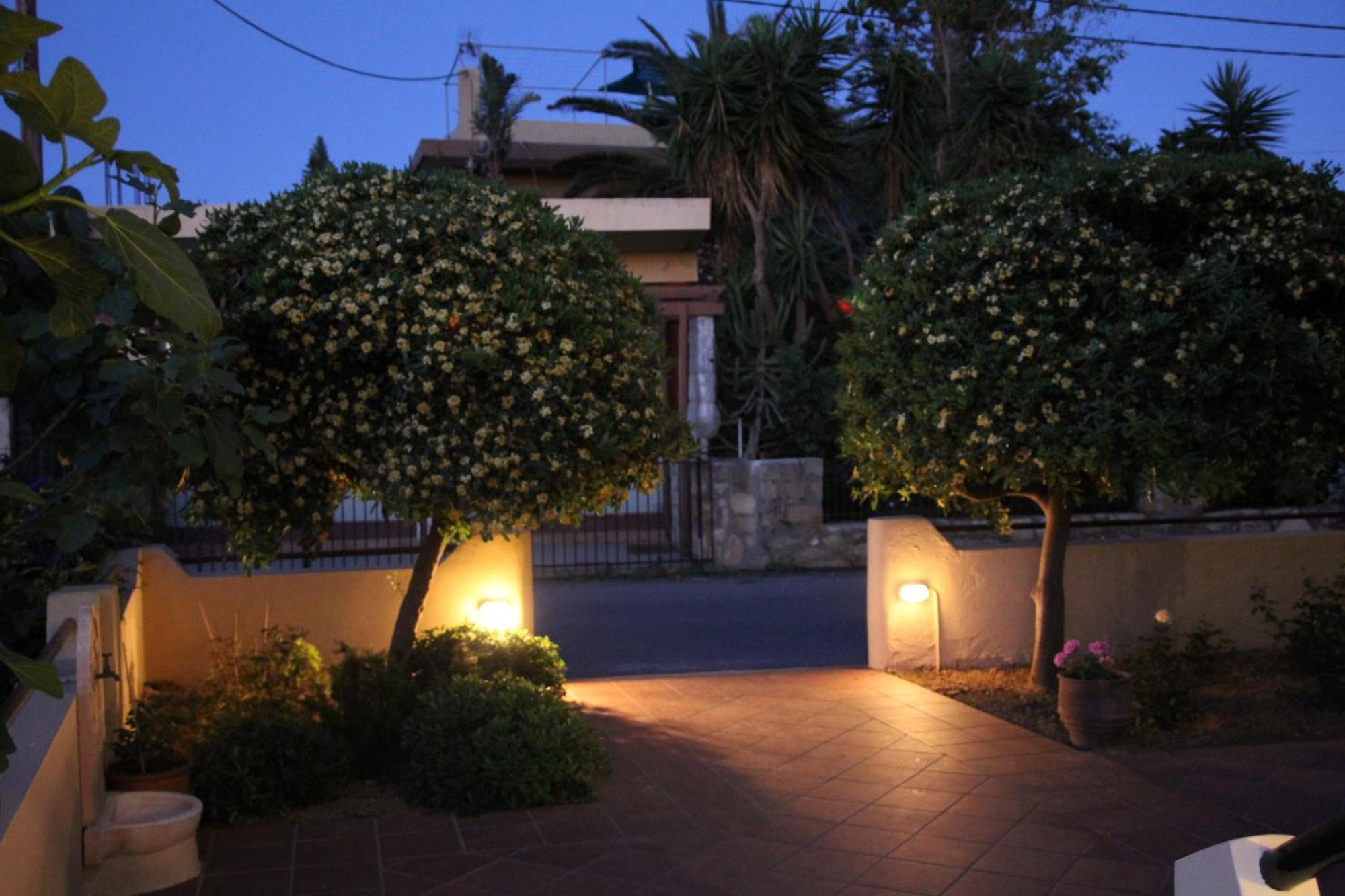 Argo Apartments Kato Daratso Exterior photo
